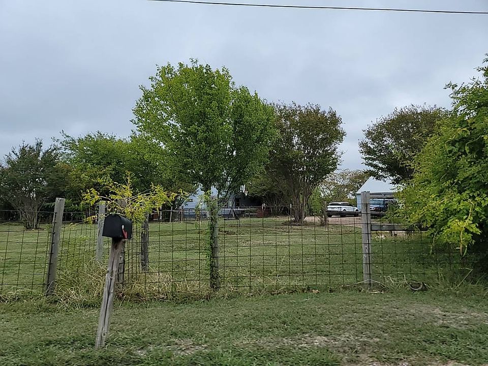 1st image of 2740 Ridgelake Ln