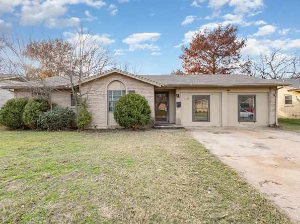 1321 Greenway Dr, Mesquite, TX 75149