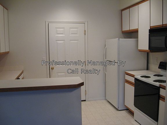 4th image of 2513 E Desmet Ave