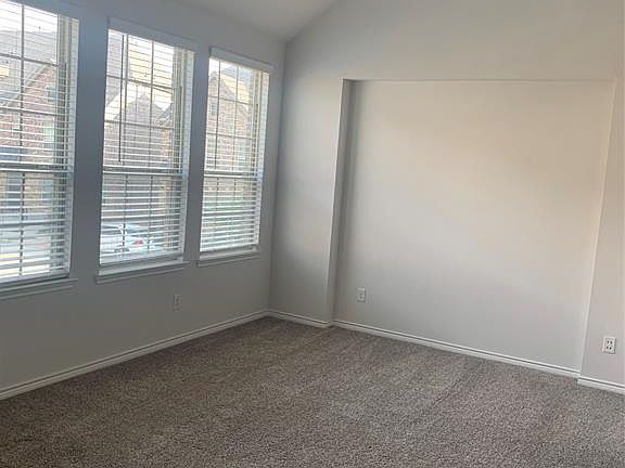 4th image of 2403 Siskiyou St #2403
