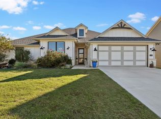 230 Buckeye Dr, Weatherford, TX 76086