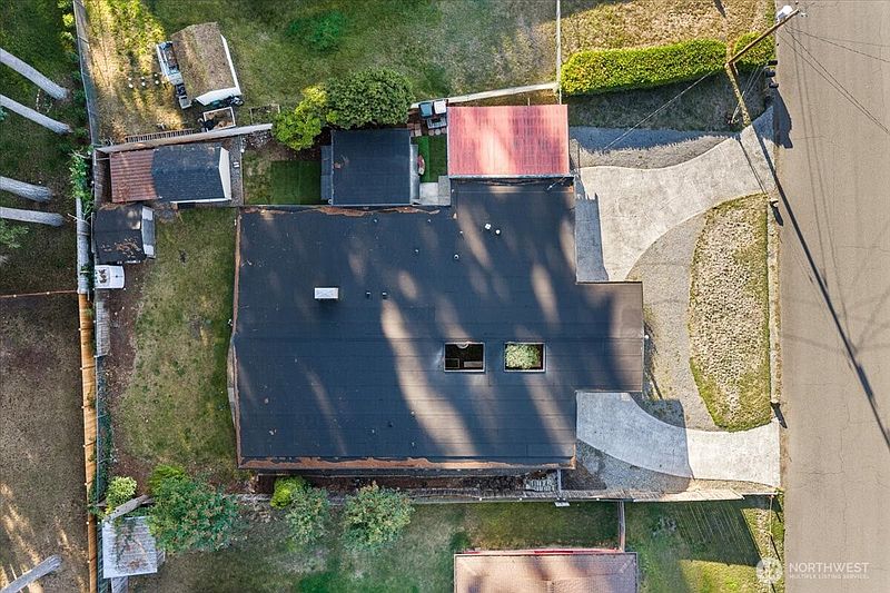 2nd image of 7717 Husky Way SE