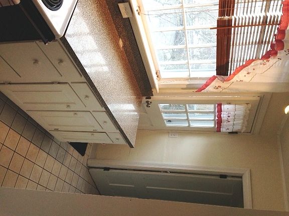 3rd image of 6 Rowe Ave APT 2-C