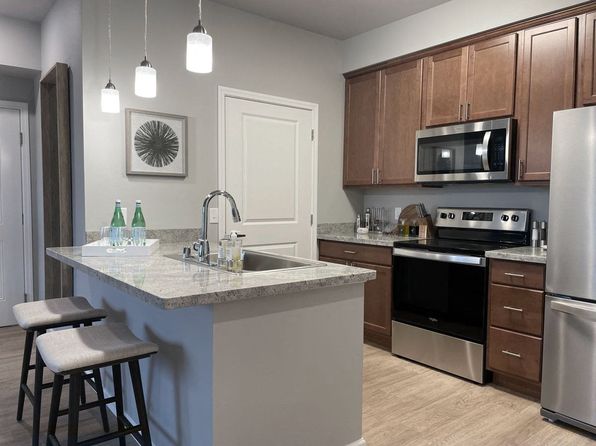 3272 School St UNIT E-250