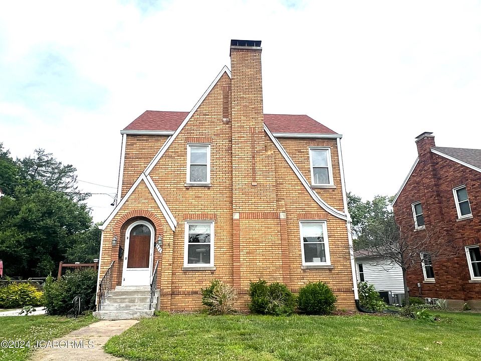 1st image of 111 E Circle Dr