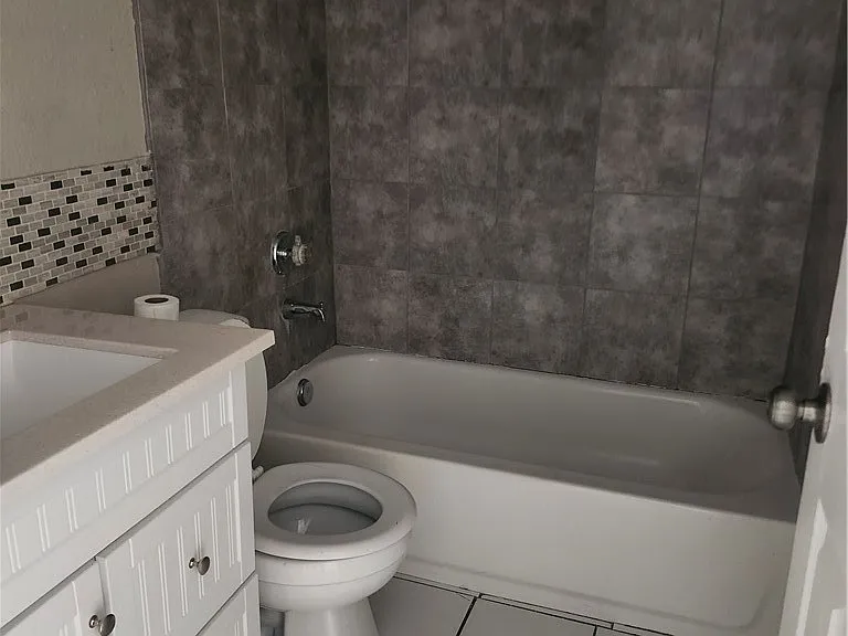 4737 Thunderbolt Ave #1 — Photo 8