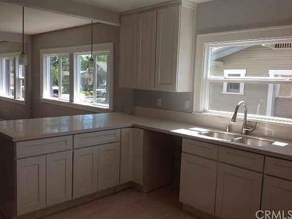 2nd image of 527 N 8th Ave