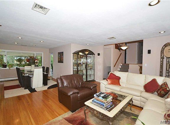 5th image of 766 Edgewood Dr