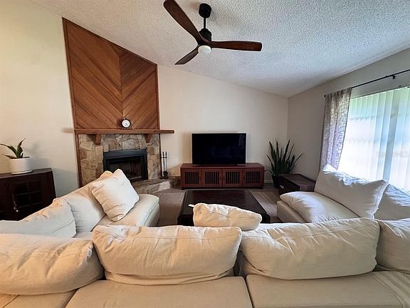4th image of 10531 98th St #10531