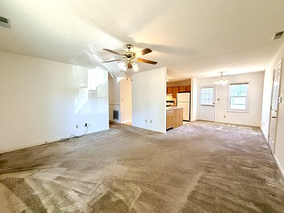 2nd image of 581 Foxfield Rd