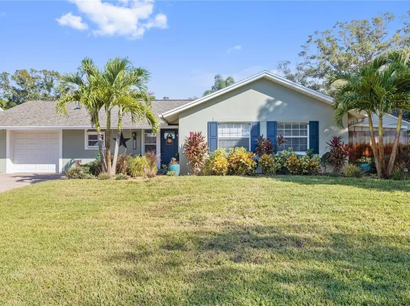 10053 85th St N, Seminole, FL 33777