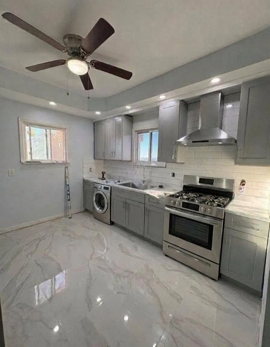 3 bed, 900 sqft, $2,900 — Photo 1