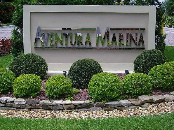 3330 NE 190th St, Aventura, FL 33180