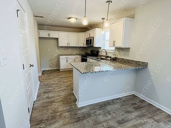 3rd image of 1212 Cottonwood Dr