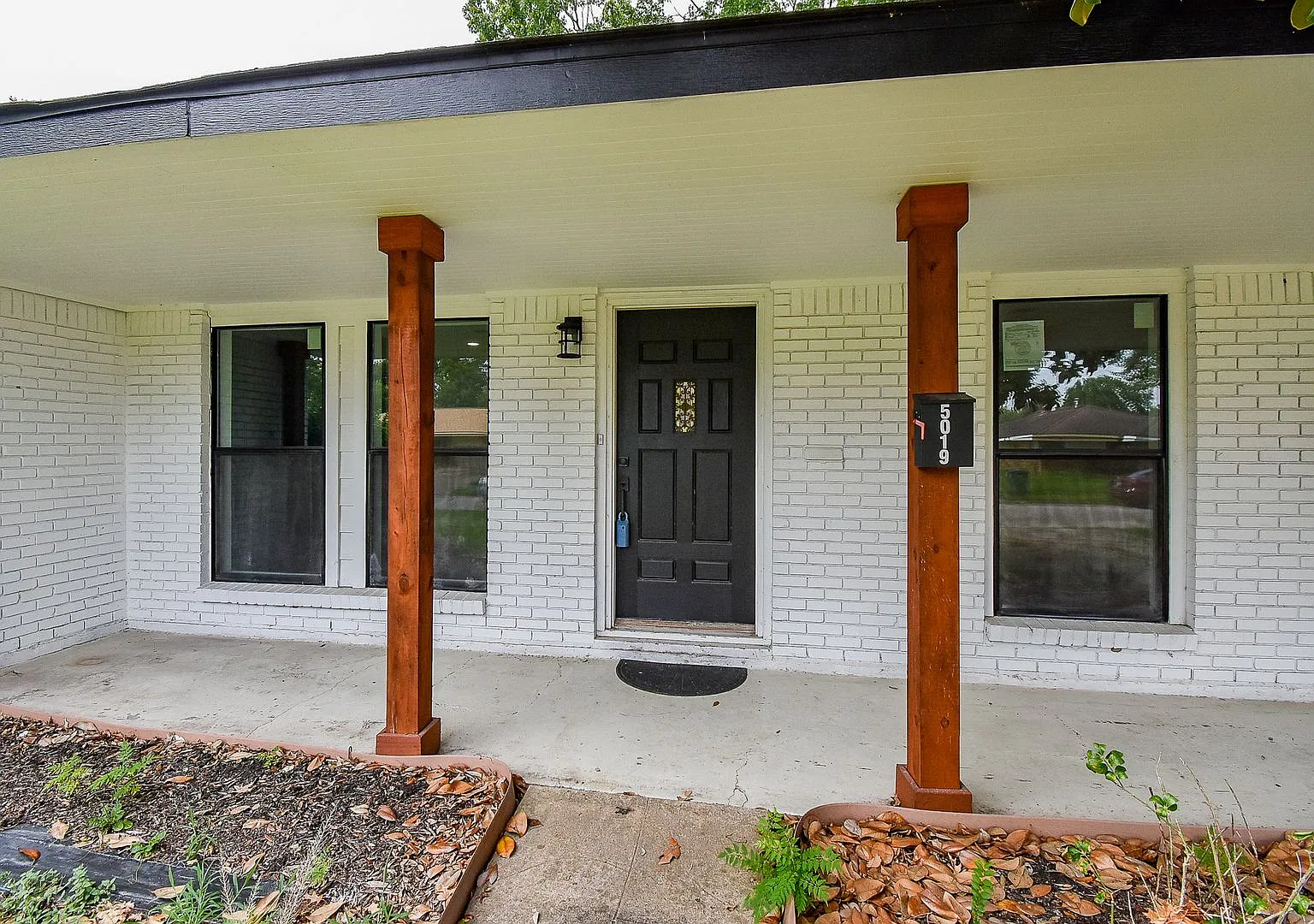 5019 Stillbrooke Dr, Houston, TX 77035 — Photo 2