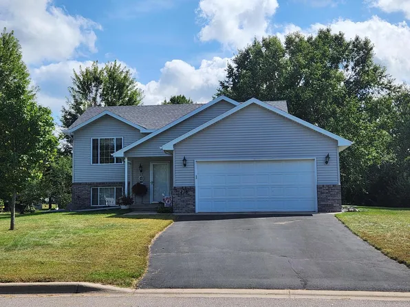 216 Iris Ln E, Saint Joseph, MN 56374