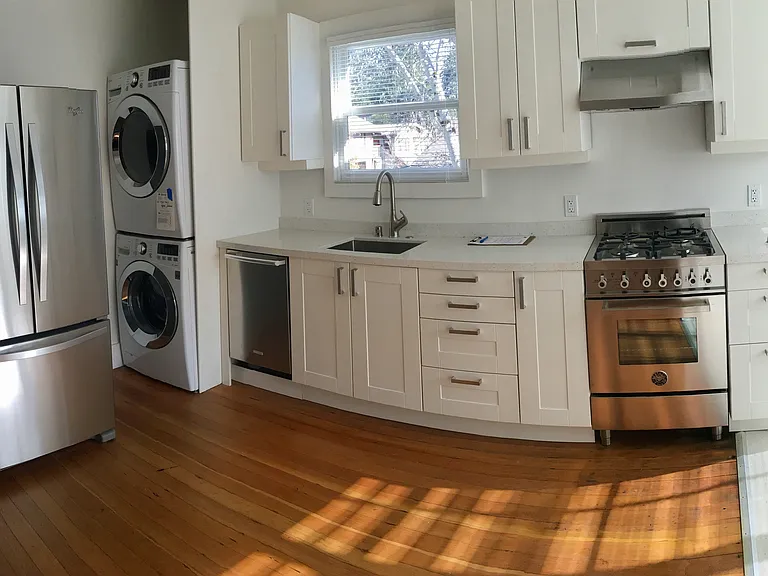 140 E Blithedale Ave #140 — Photo 9