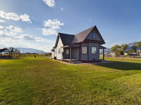 653 Southfork Rd, Cody, WY 82414