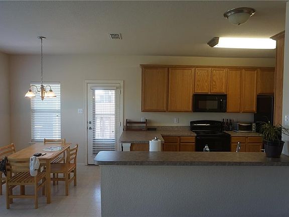 2nd image of 921 Mesa Vista Dr