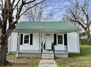 612 Maple St, Manchester, TN 37355