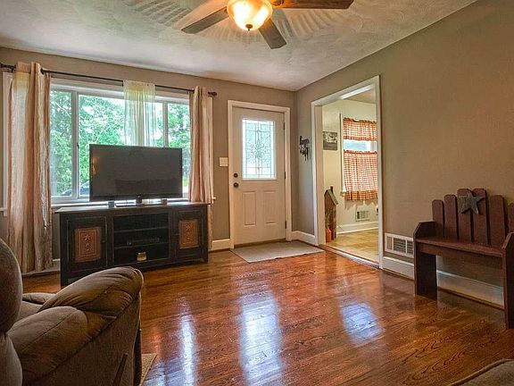 3rd image of 6155 Burlington Dr