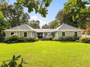 50 Somerset Pl, Syosset, NY 11791