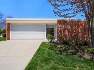 1748 Seton Rd, Northbrook, IL 60062