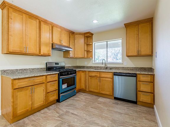 5th image of 2731 Sugarplum Dr
