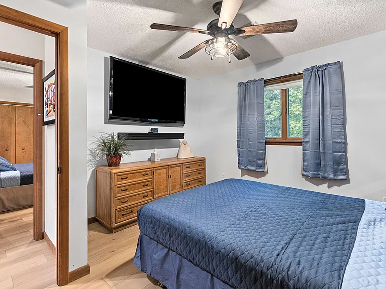 2174 Lakeview Dr E — Photo 33
