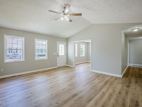 4th image of 108 Hale St