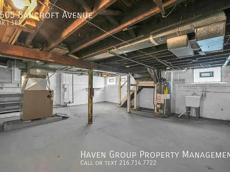 8505 Bancroft Ave — Photo 22