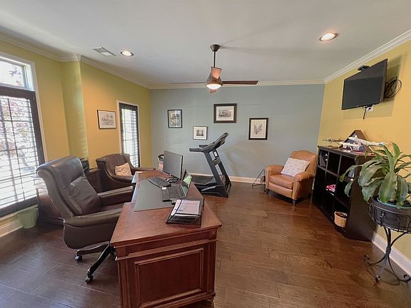 4th image of 1025 Ostlers Way