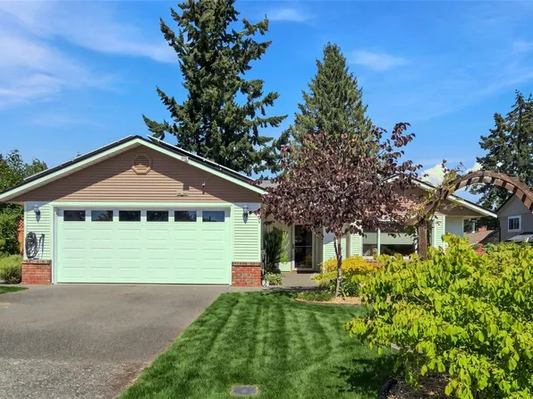 701 Ermineskin Ave, Parksville, BC V9P 2L4