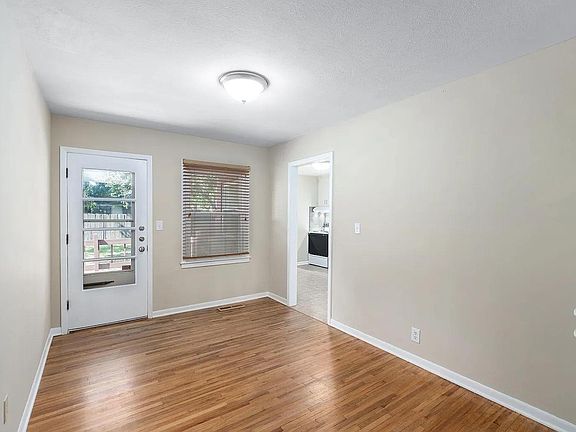 5th image of 843 N Brownthrush Ln