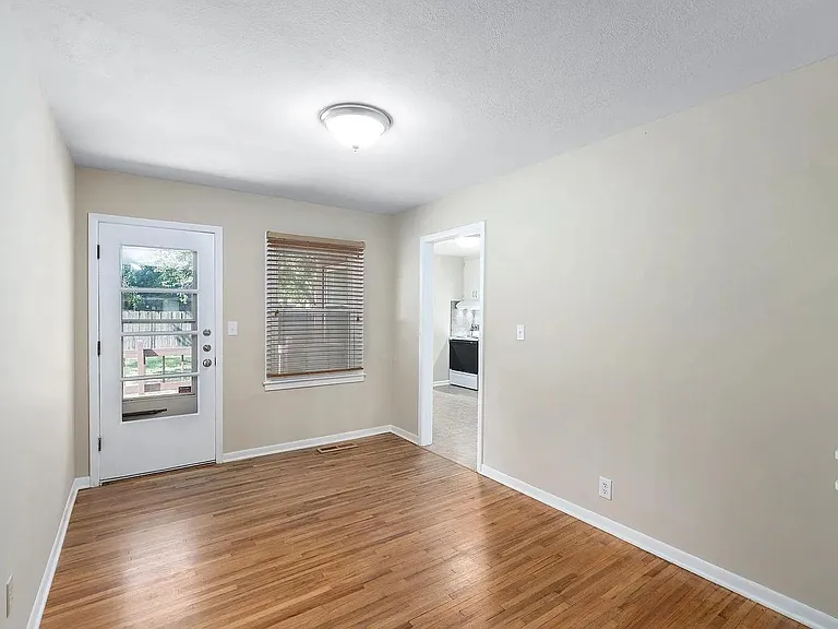 843 N Brownthrush Ln — Photo 5
