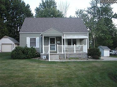 1st image of 471 Canterbury Ln