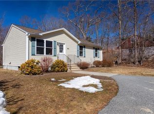 441 Rockland Rd, Scituate, RI 02857