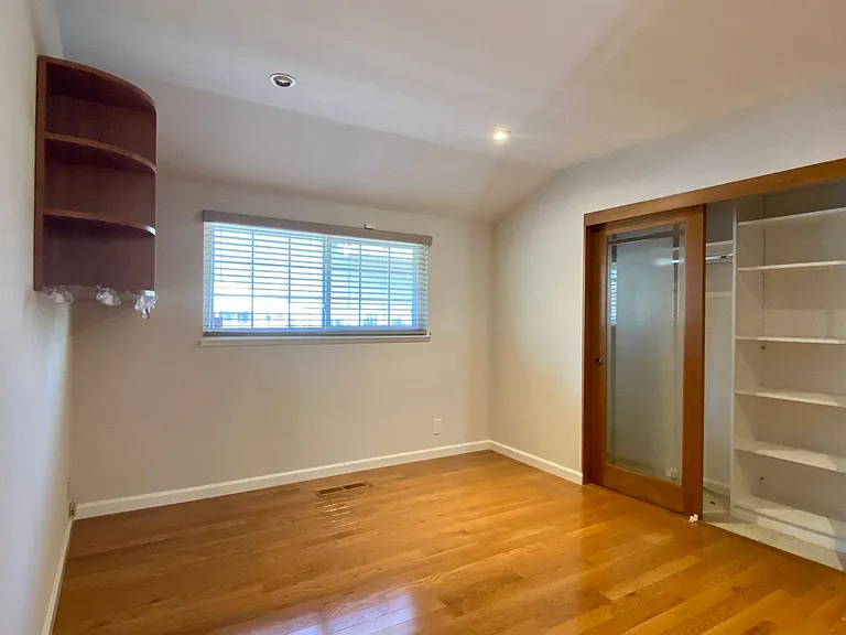 764 Starbush Dr — Photo 10