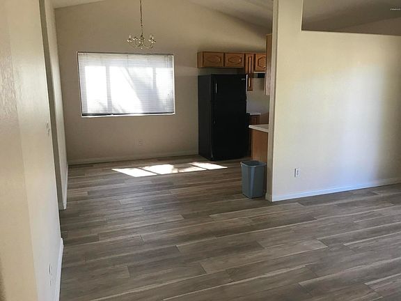 5th image of 530 S 26th St