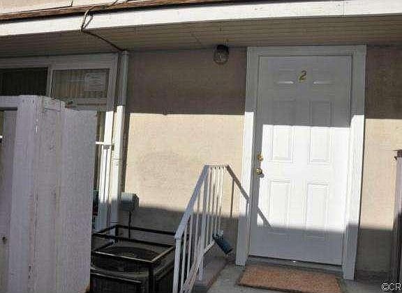 3rd image of 2737 Montrose Ave #102