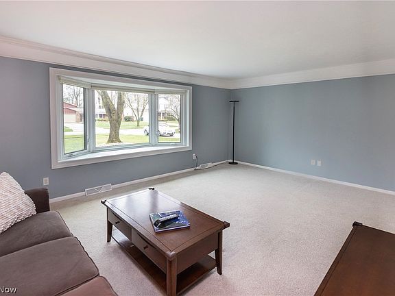 5th image of 4000 Dryden Dr