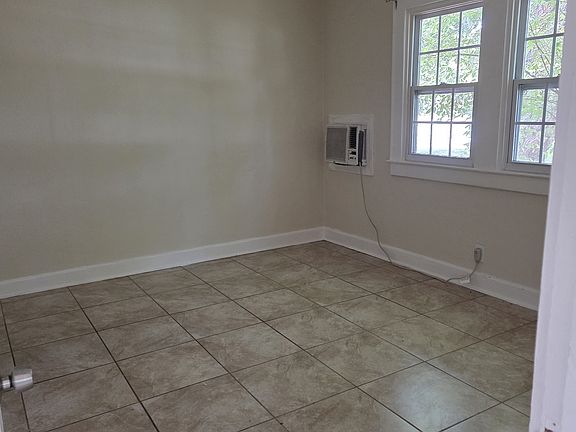 4th image of 2047 Hilton Ct