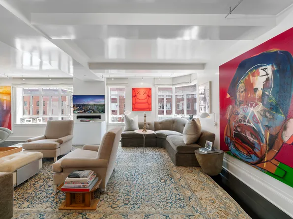 21 East 61st Street 8F image 1 of 22