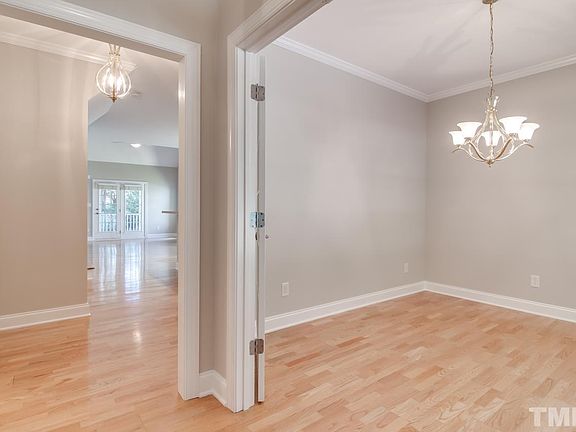 4th image of 713 Quiet Woods Pl