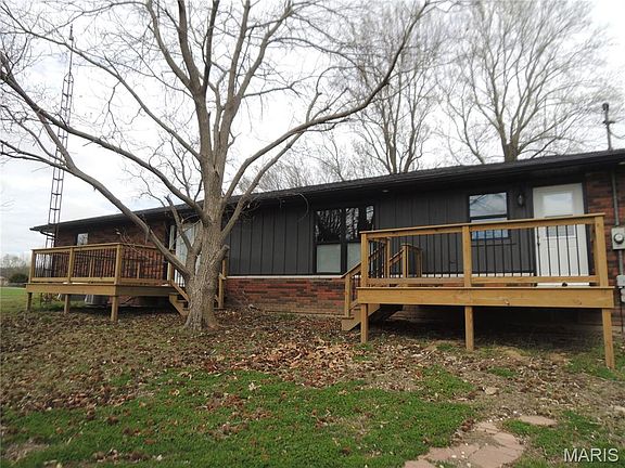2nd image of 1180 Campground Trl