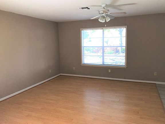 2nd image of 700 Vassar Ct APT A