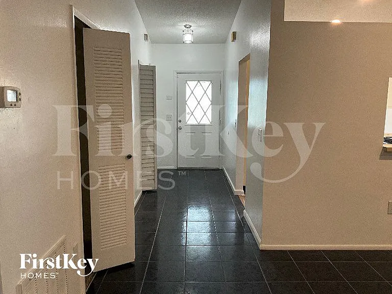 3228 Curry Woods Cir #2 — Photo 5