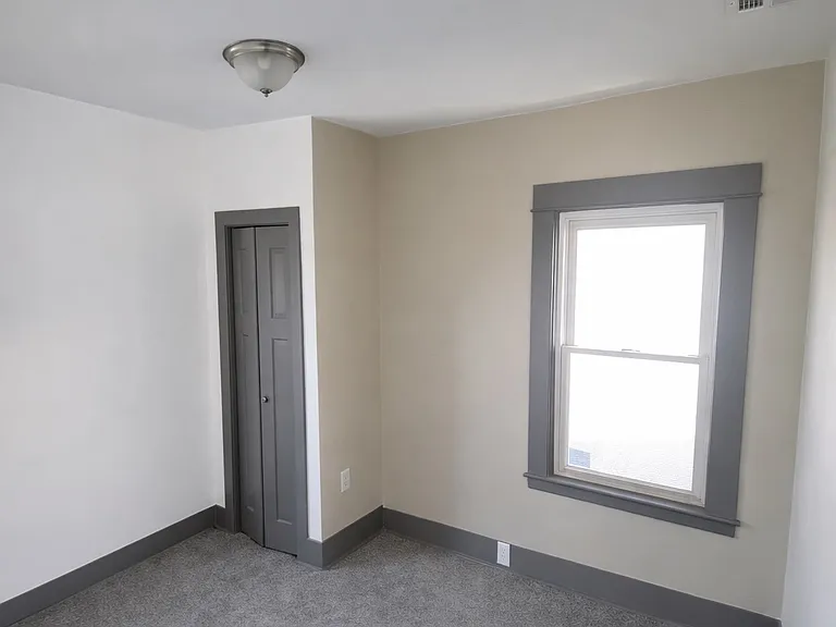 3462 E 143rd St #3 — Photo 5