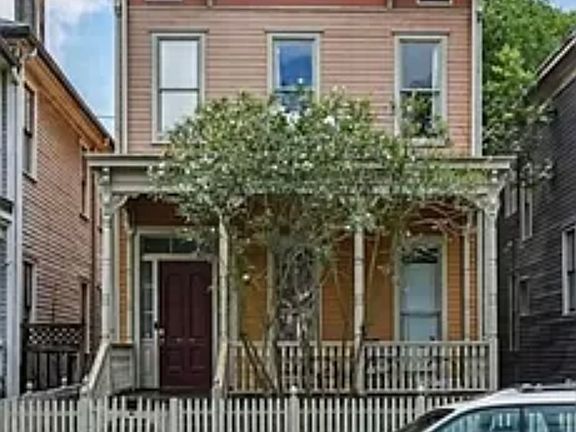 2nd image of 2210 Barnard St Unit B