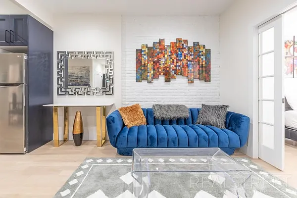 Rented by Real Street Inc | media 2